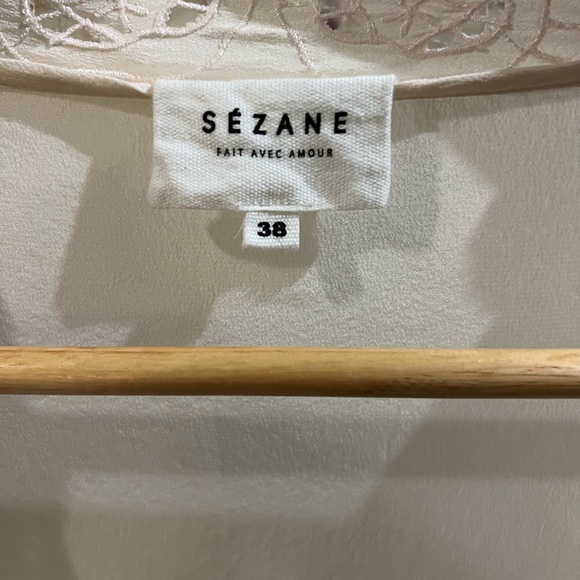 100% silk Sezane wrap-tie blouse. Size 38. - Picture 6 of 7